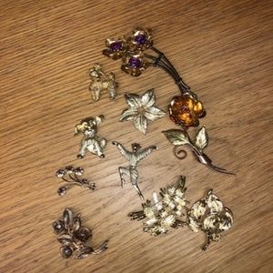 Vintage gold tone Costume Brooches